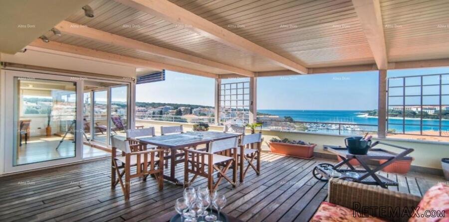 Prodaja - Prelijepa kuća s apartmanima i restoranom, Pula!..