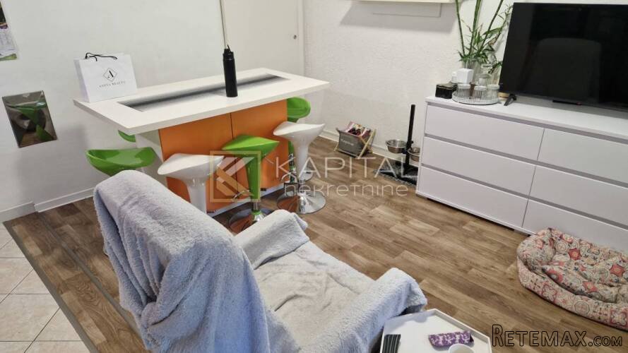 Funkcionalan 3S+DB u širem centru (1. kat, zatvoren balkon) - 2