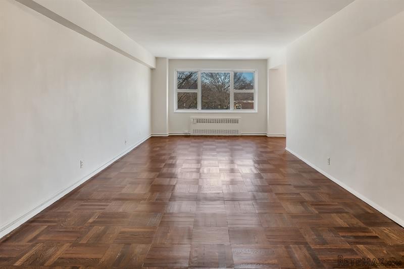 2 bedroom Commercial Property For Sale:.. - 2