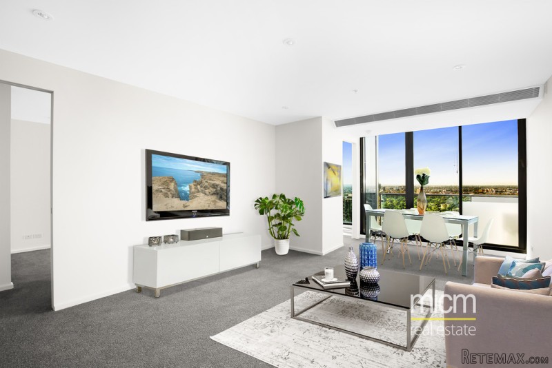 A Luxury 35th Floor 'Southbank Grand'..