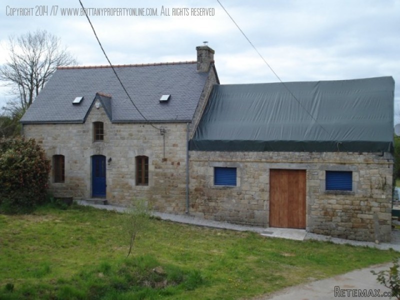 Beautifully renovated 2 bed stone..