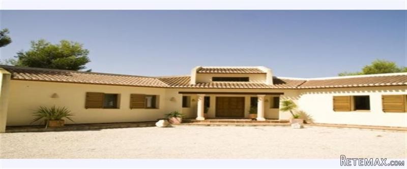 3 Bedrooms - Villa - Alicante - For Sale