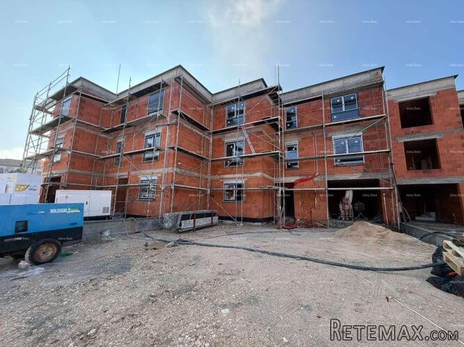 Prodaja- stan u prizemlju, u novom stambenom kompleksu..