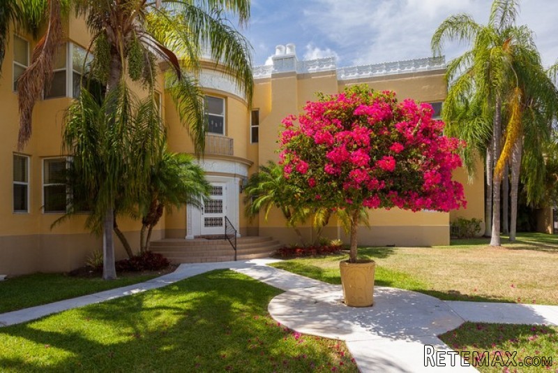 2 bedroom Flat For Sale: 3110 Segovia..
