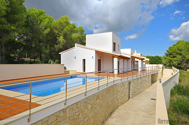 3 Bedrooms - Villa - For Sale