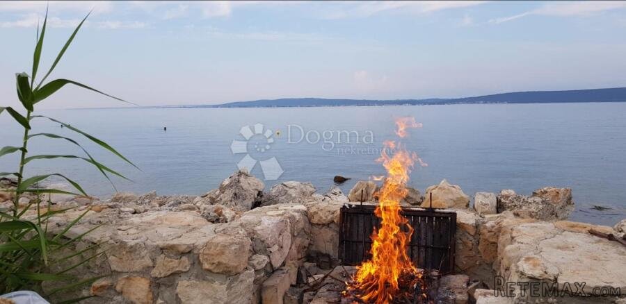 Otok Pašman, kuća sa 2 odvojena apartmana, 1.red do mora