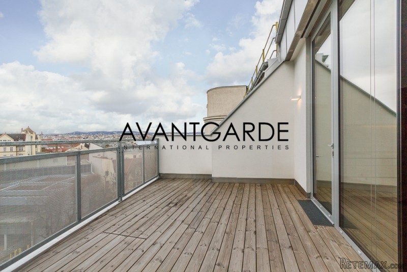 Modern top floor apartment - 2