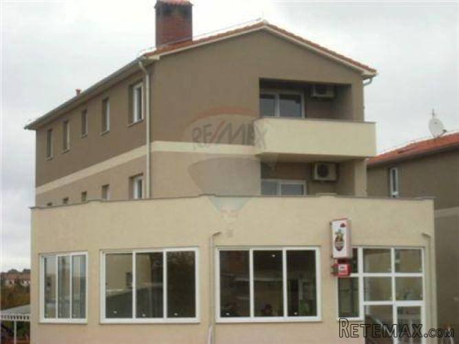 PULA-VALDEBEK - KUĆA + PIZZERIA