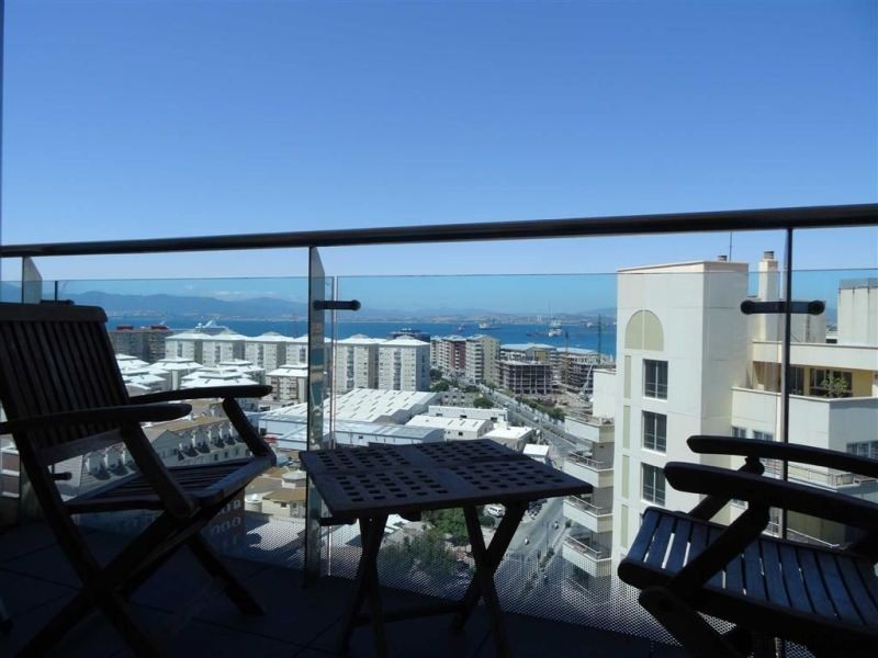 2 bed apartment in Ocean Village - 2