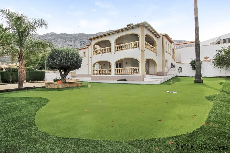 4 Bedroom Detached Villa Sea Views..