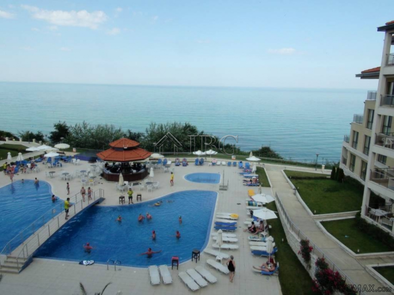 Spacious 2-bedroom apartment with SEA..