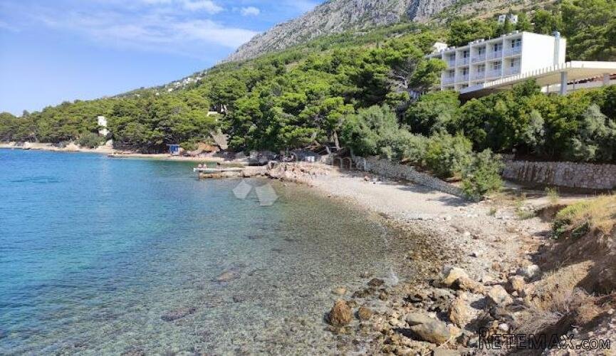 Građevna parcela na Omiškoj rivijeri s otvorenim pogledom na