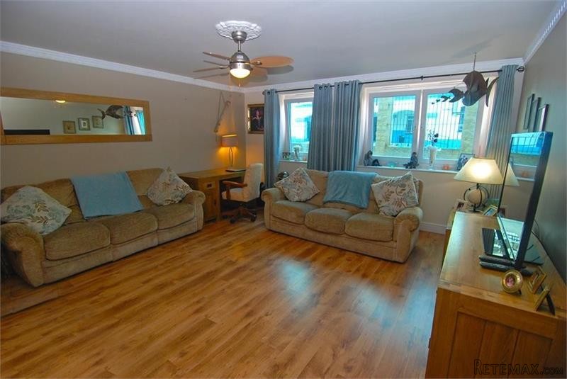 3 bedroom Apartment For Sale: Nelsons..