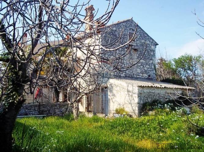 Istarska kuća za adaptaciju na parceli od 780 m2