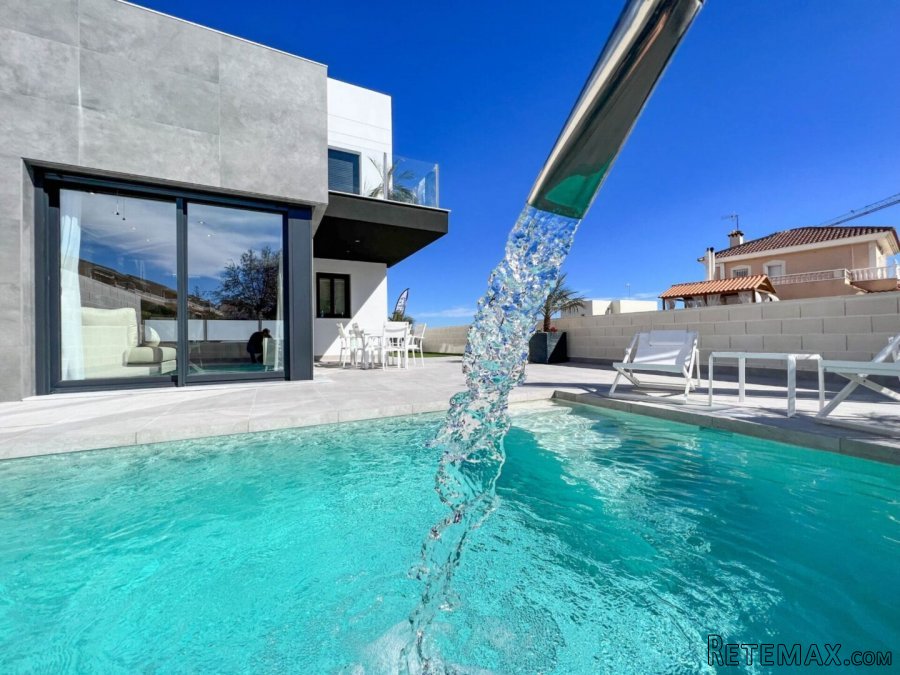 Los Altos is located just minutes from the prestigious.. - 3