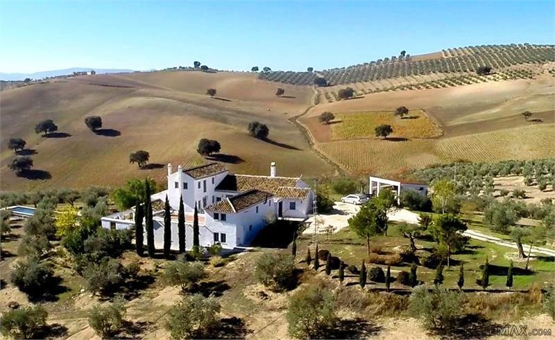 5 bedroom Farm House For Sale: GR-4403..