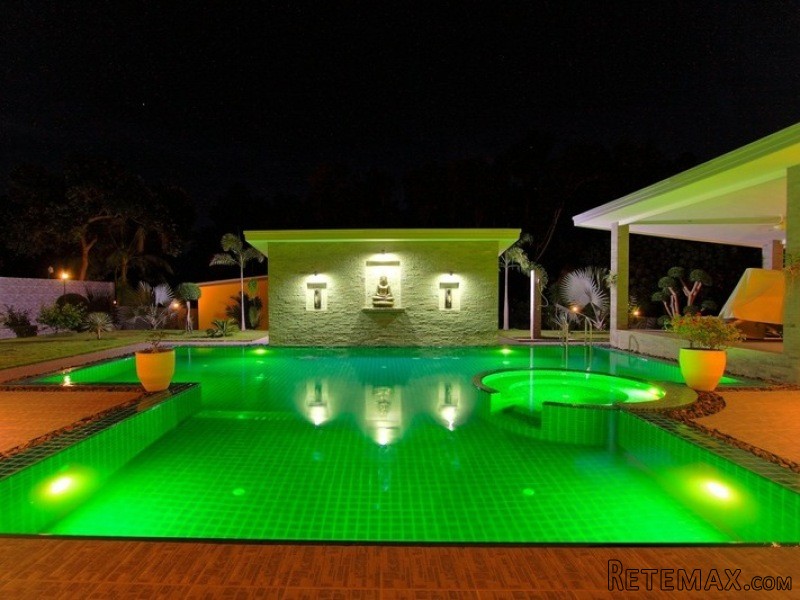 Modern 5 bedroom Swiss crafted estate..