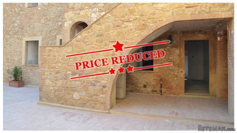 Bargain Apartment for sale in Volterra..