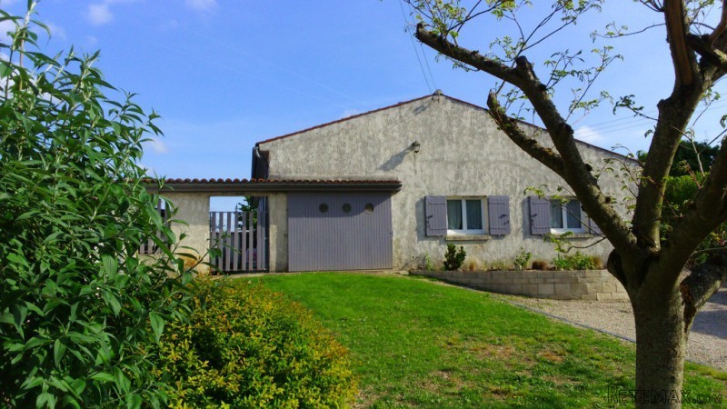 Pretty Stone House St Jean D Angely