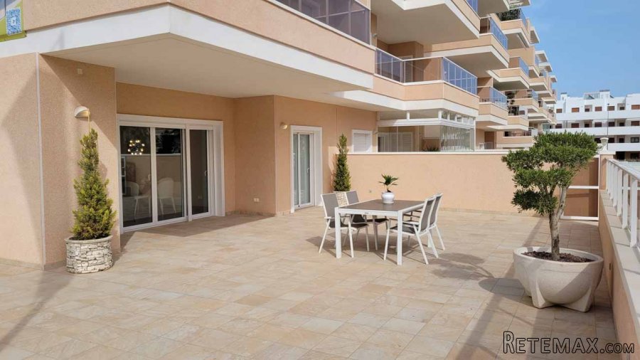 Apartamentos de 2 o 3 dormitorios y 2 baños en un..