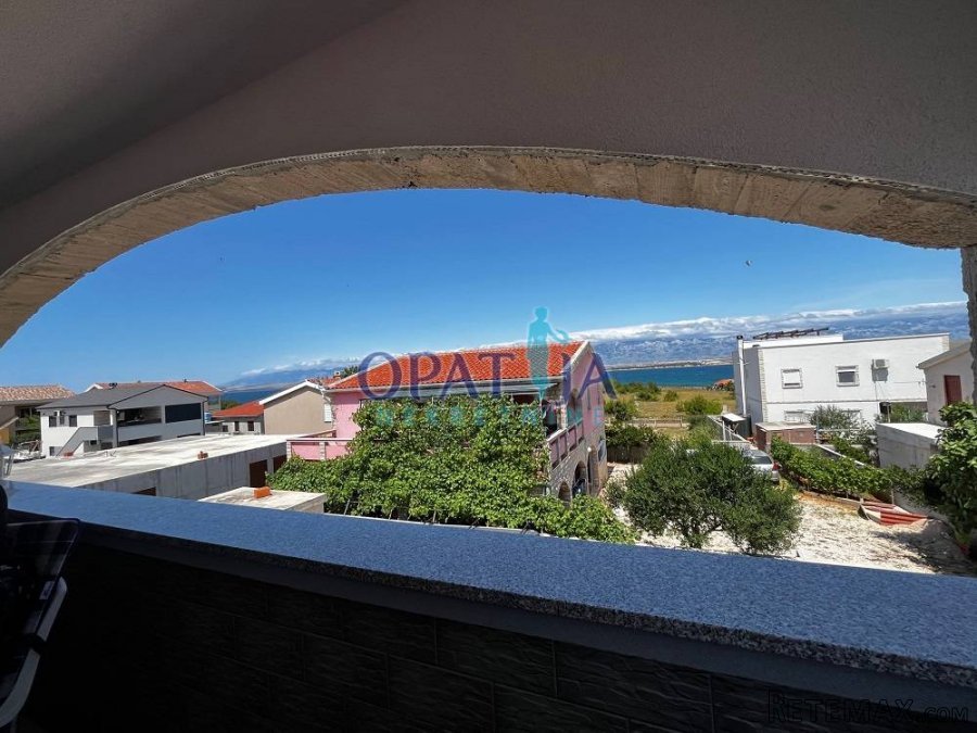 Vir, 2 apartmana sa velikom terasom i pogledom na more