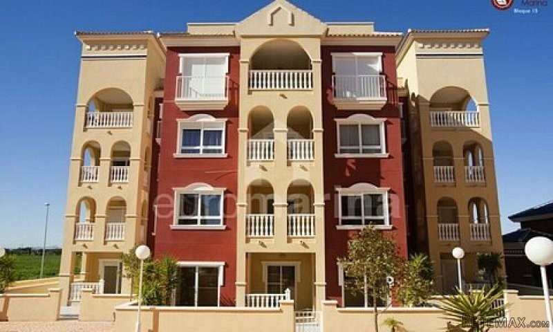 3 Bed Luxurious Apartment minutes from..
