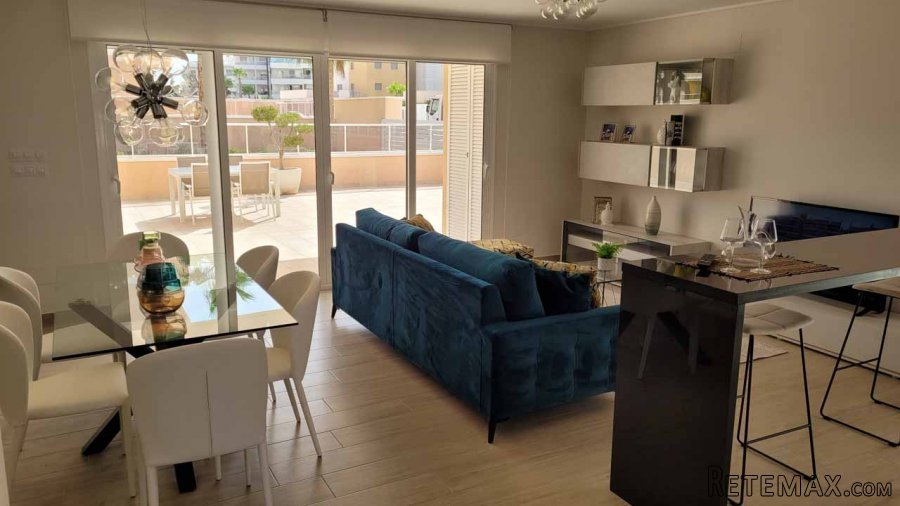 Adosados de 3 dormitorios y 2 baños en un residencial..