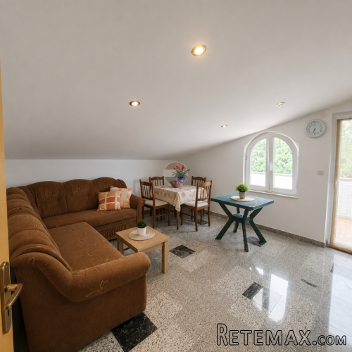 OTOK KRK, OKOLICA KRKA – Apartman na 2. katu s velikom okućn