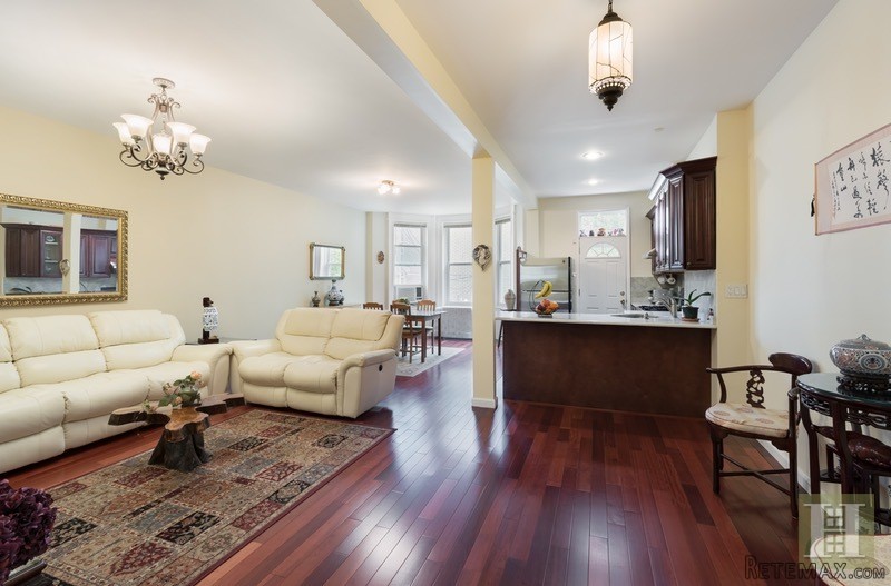 6 bedroom Town House For Sale: 6034.. - 2
