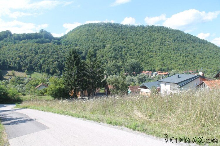 Zemljište za gradnju Bos. Otoka-blizina rijeke Une