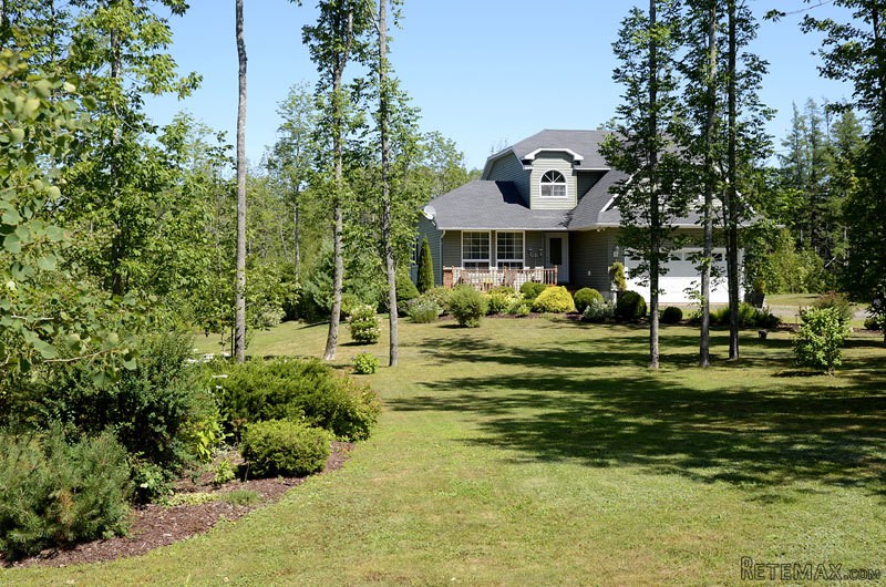 3 bedroom House For Sale: 497 Back Road.. - 2