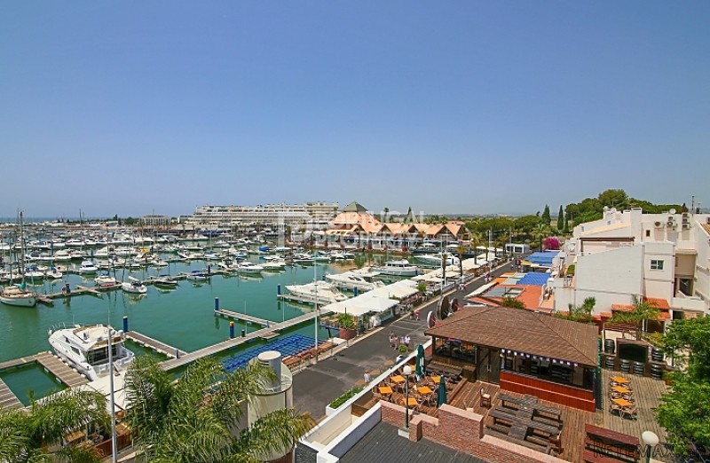 Privileged Front Row View of the Marina..