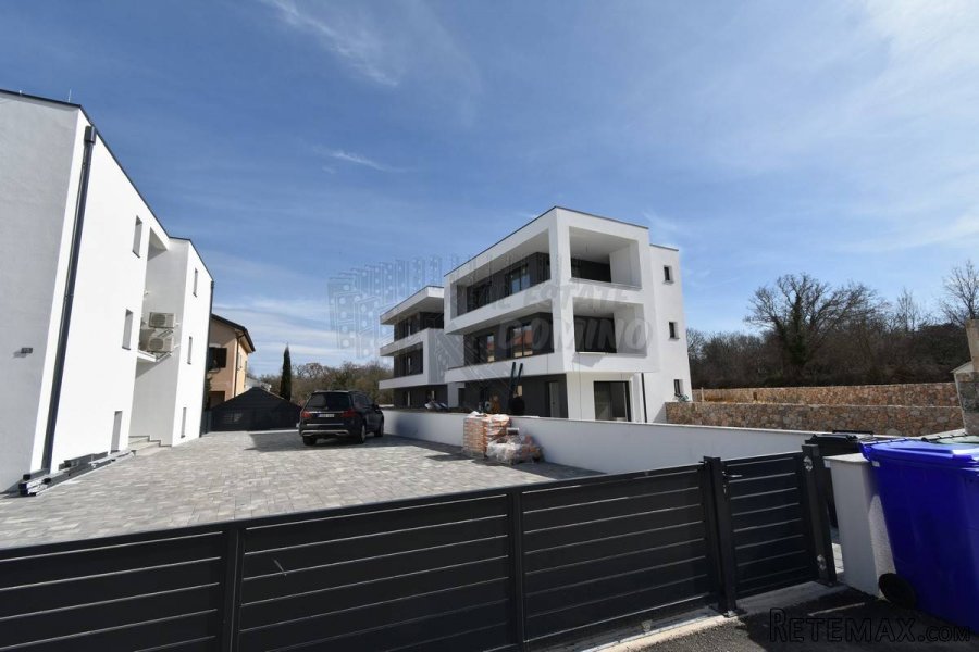 Apartman 2 u 1 s bazenom! Malinska-okolica - 11