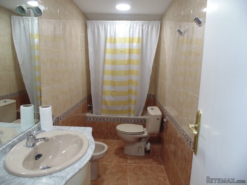 3 bedroom, 1 bathroom Apartment, (build.. - 2