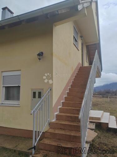 GRAČAC KUĆA ZA ODMOR ILI DOM SREĐENA S VELIKOM OKUČNICOM - 3