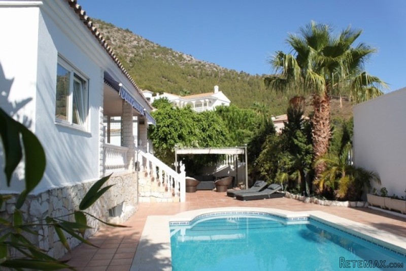 4 Bedrooms - Villa - Malaga - For Sale