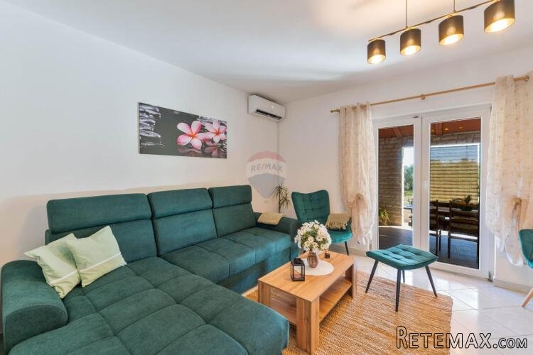 Istra, Peruški – Kuća s pogledom na more, mir i velika okućn