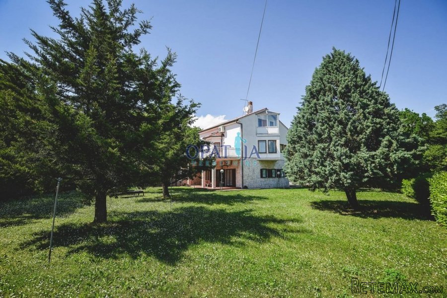Trsat, samostojeća kuća dvorište 1189 m2 m2 garaža 30 m2