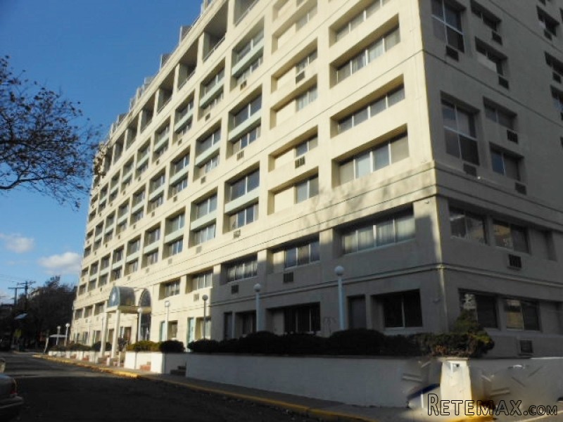 40 Fayette St #17 Perth Amboy, NJ..