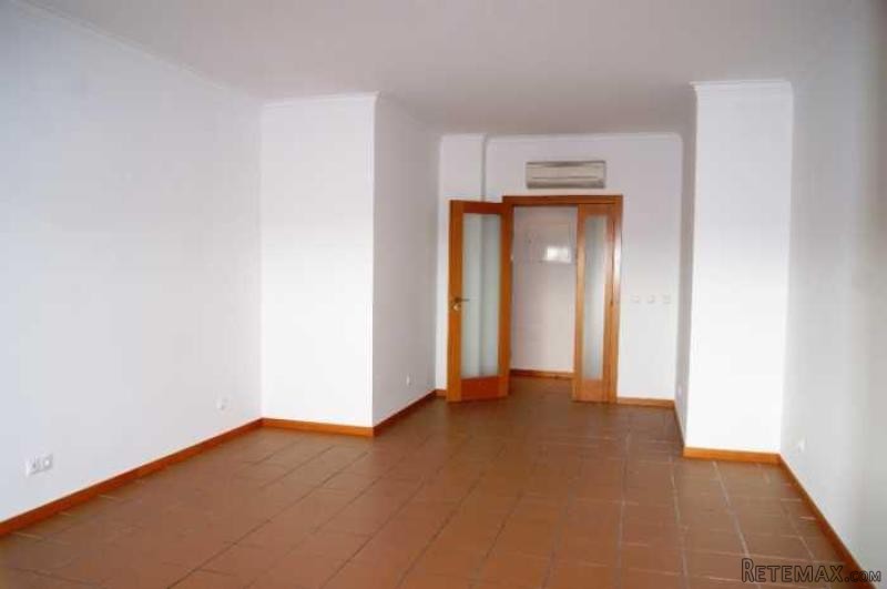 2 Bedrooms Flat For Sale - Faro - 2