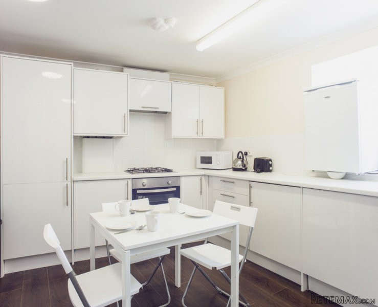 Single with single bed near East Acton.. - 2