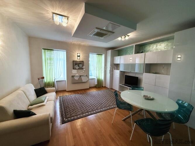 Ugodan apartman u najužem centru Opatije ! Rijetko !