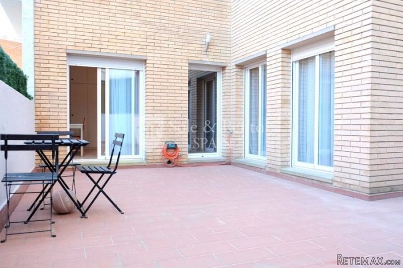 Fantastic Duplex Completely Outside The..