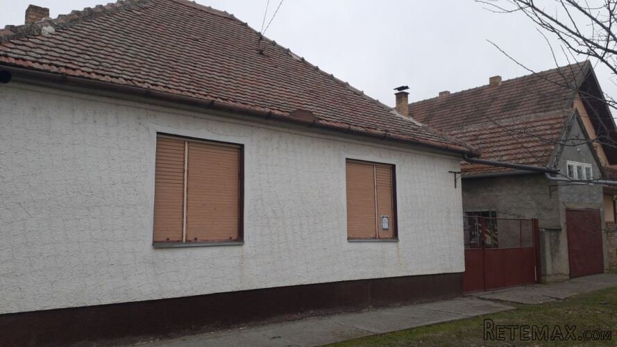 Prodajem kucu u Jarkovcu