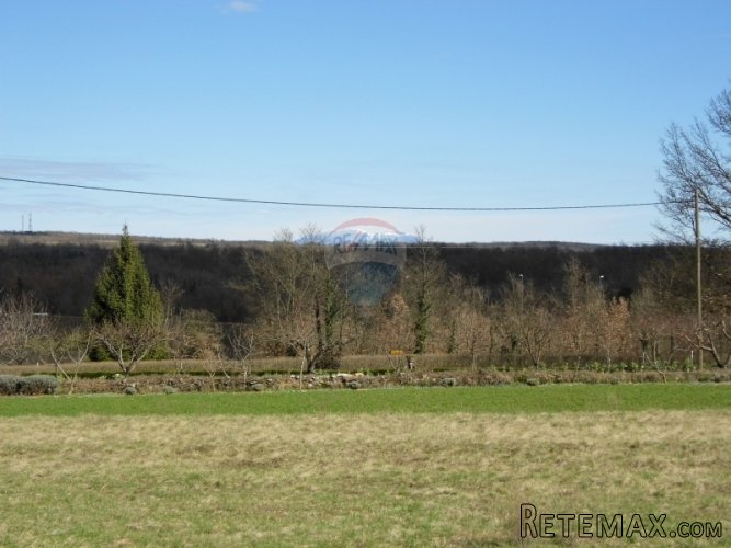 ISTRA, ŽMINJ, GRAĐEVINSKO ZEMLJIŠTE 3700 M2 - 4