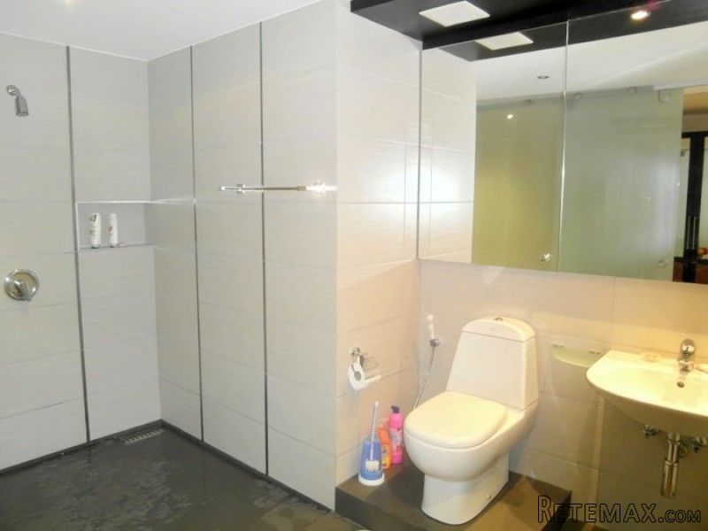 Garden Cliff 2 Condominium right on the..