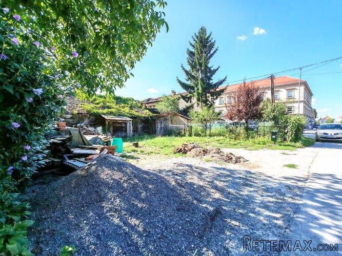 Karlovac, Dubovac - građevinsko zemljište 735 m2 - 2