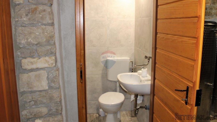 Istra, okolica Motovuna, autohtona istarska kuća - 4