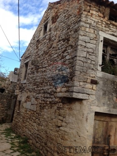Istra, Vodnjan, ruševna kamena kuća - 2