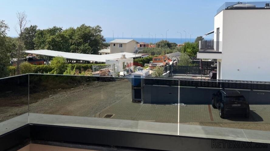 Istra, Poreč - trosoban stan pogled more u novogradnji